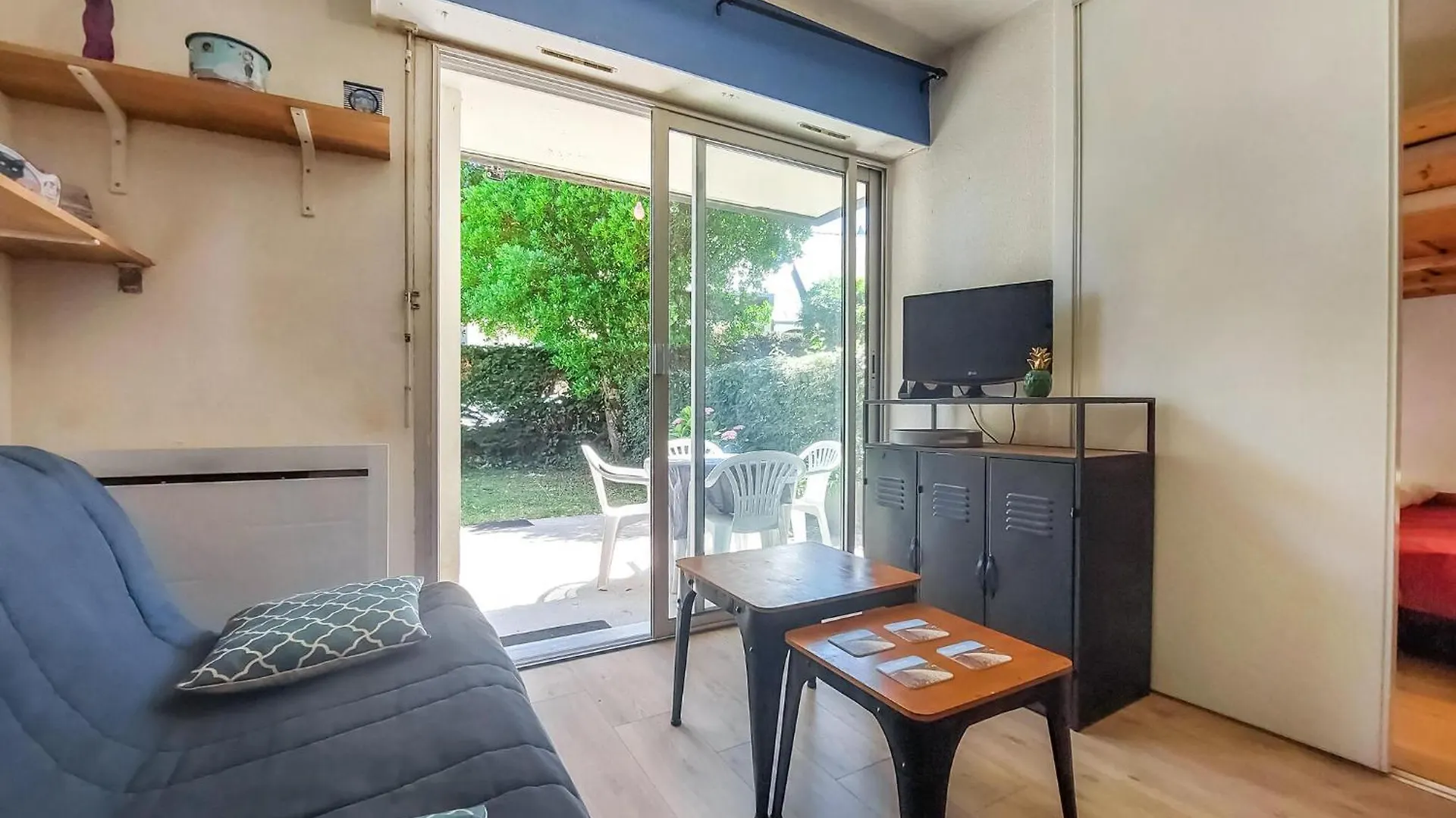 1 Bedroom Amazing Apartment In Carnac